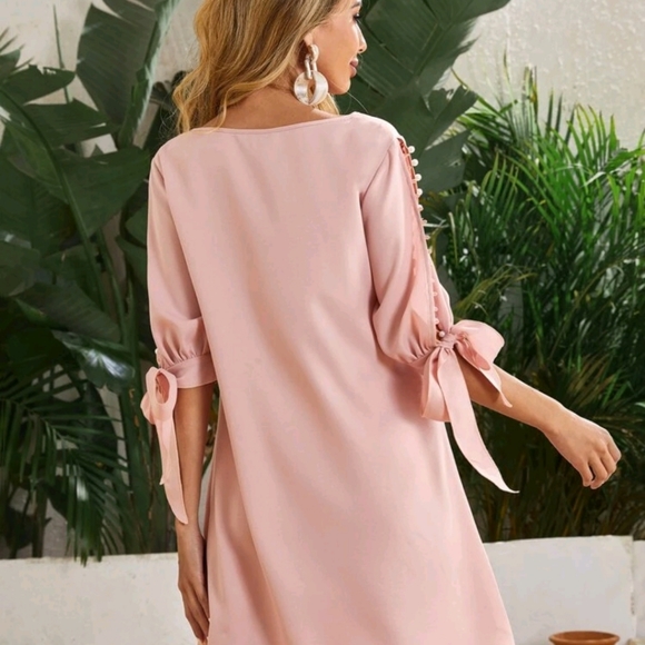 Pink dress with pearls on sleeves💟 - Picture 4 of 6